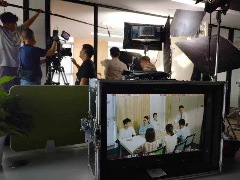阿巴嘎旗TVC拍摄公司：科技产品视觉化大师，诠释未来感与功能美学